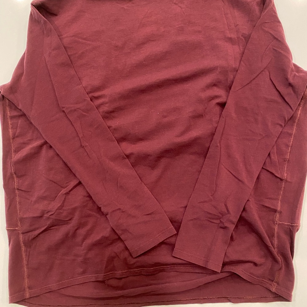 Lululemon Back in Action long sleeve tee